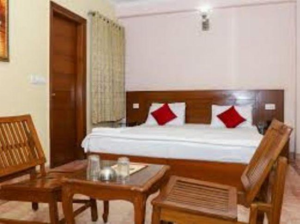 Room image 3